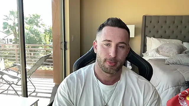 brettmycles28 online show from 11.24.25