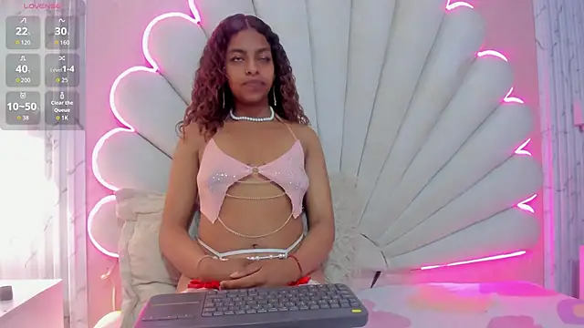 Snapshot of MisRoos chatting on 09.09.25 MisRoos online show from 09.09.25