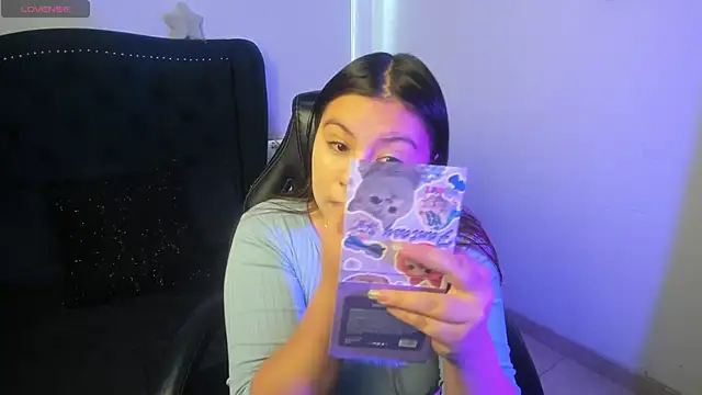 LucyPetit online show from 12.02.25