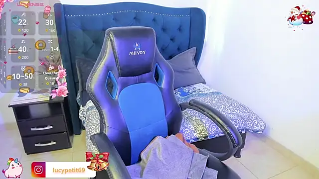 LucyPetit online show from 12.22.25