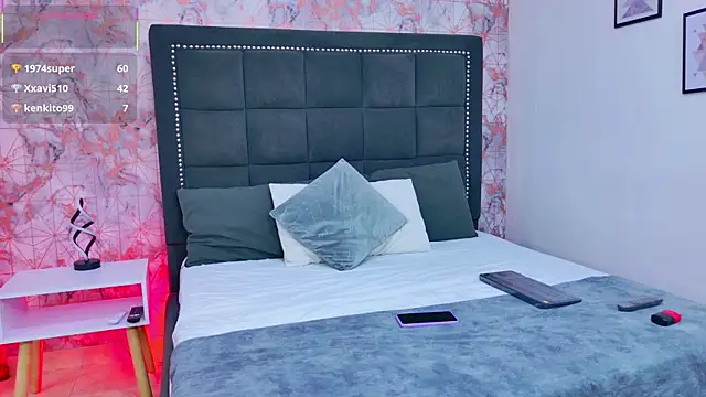 Angelique Angell online show from 09.26.25