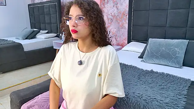 Angelique Angell online show from 02.03.26