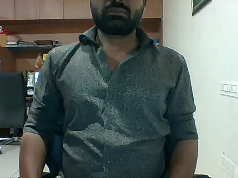 Snapshot of autophile-indian chatting on 11.22.25 autophile-indian online show from 11.22.25