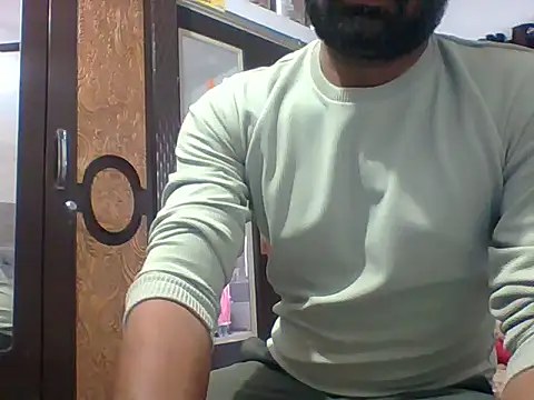 Snapshot of autophile-indian chatting on 11.23.25 autophile-indian online show from 11.23.25