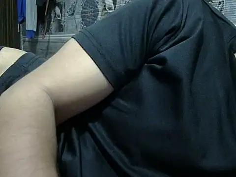 Snapshot of autophile-indian chatting on 11.23.25 autophile-indian online show from 11.23.25