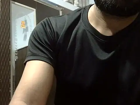 Snapshot of autophile-indian chatting on 11.24.25 autophile-indian online show from 11.24.25