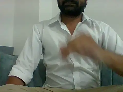 Snapshot of autophile-indian chatting on 11.25.25 autophile-indian online show from 11.25.25