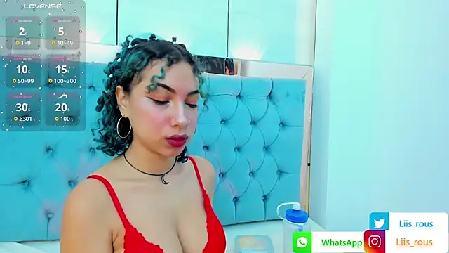 Snapshot of lis_rous chatting on 09.29.25 lis rous online show from 09.29.25