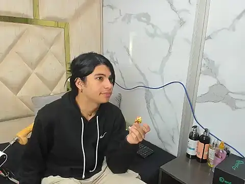 Allisonts69 online show from 09.24.25