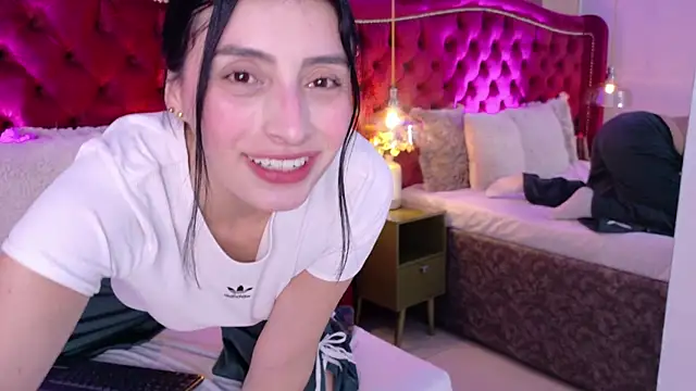 Snapshot of ZaraGold chatting on 02.22.26 ZaraGold online show from 02.22.26