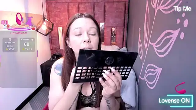 Isa Thompson   online show from 09.25.25