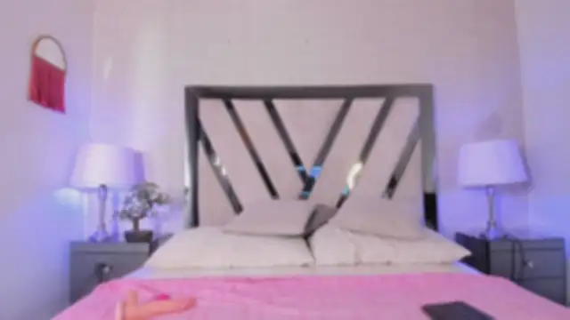 scarlet dh online show from 10.04.25