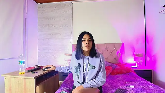 Snapshot of aliaandadara chatting on 09.26.25 aliaandadara online show from 09.26.25