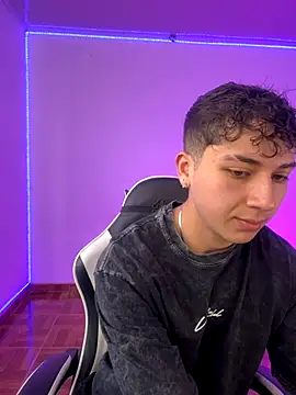 Snapshot of Casper___kyy chatting on 09.25.25 Casper kyy online show from 09.25.25