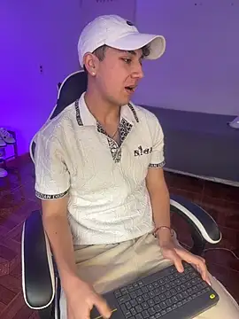 Snapshot of Casper___kyy chatting on 11.29.25 Casper kyy online show from 11.29.25