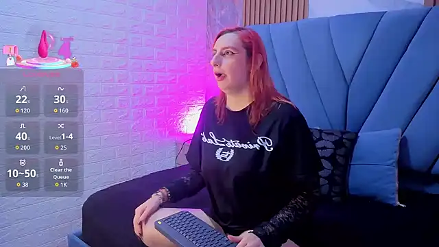 Snapshot of angel__red_ chatting on 11.17.25 angel red online show from 11.17.25