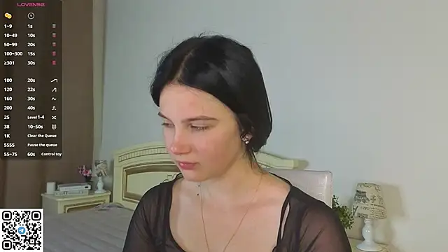 Snapshot of EnricaElis chatting on 09.08.25 EnricaElis online show from 09.08.25