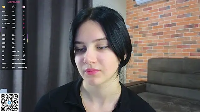 Snapshot of EnricaElis chatting on 09.14.25 EnricaElis online show from 09.14.25