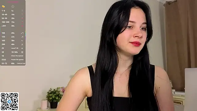 Snapshot of EnricaElis chatting on 10.07.25 EnricaElis online show from 10.07.25