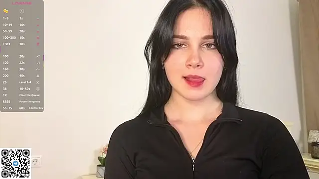 Snapshot of EnricaElis chatting on 11.04.25 EnricaElis online show from 11.04.25