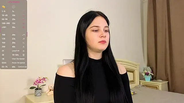 Snapshot of EnricaElis chatting on 11.17.25 EnricaElis online show from 11.17.25