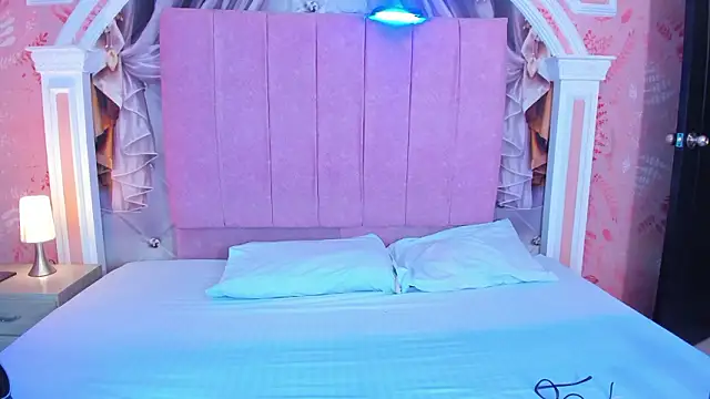 Snapshot of mishell_lovely chatting on 02.15.26 mishell lovely online show from 02.15.26