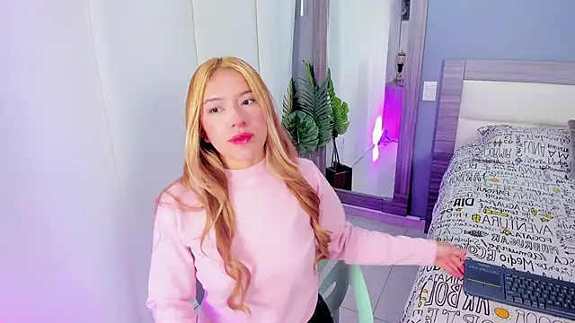 Snapshot of LexxyBunny_ chatting on 10.25.25 LexxyBunny online show from 10.25.25