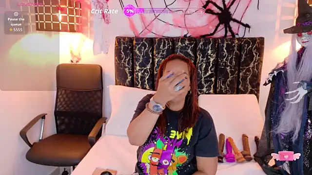 evvaa moon69 online show from 10.27.25