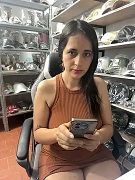 GiaDuque online show from 10.06.25