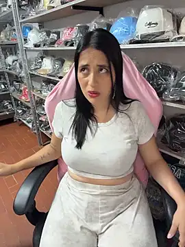 GiaDuque online show from 03.13.26