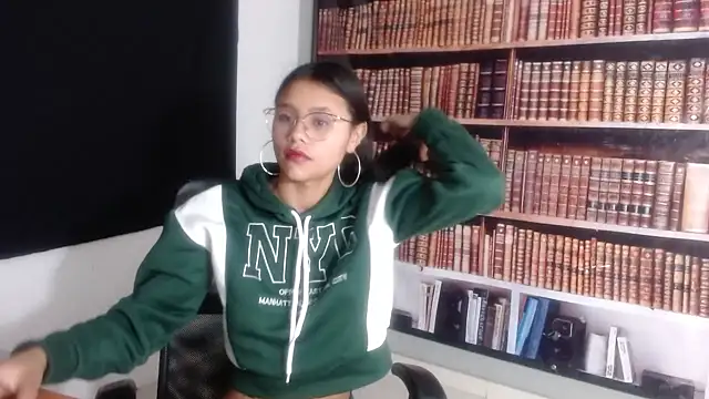 SofieLove 01 online show from 09.10.25