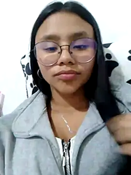 SofieLove 01 online show from 04.06.26