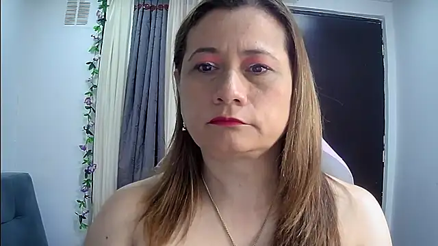 Snapshot of milagros_latina75 chatting on 11.14.25 milagros latina75 online show from 11.14.25