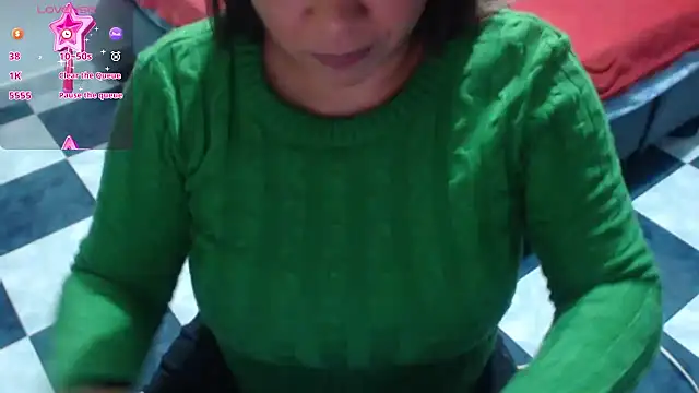 Snapshot of hiilarybrown chatting on 02.01.26 hiilarybrown online show from 02.01.26