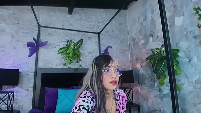 salem rose online show from 09.13.25