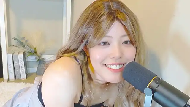 Nana with online show from 11.20.25