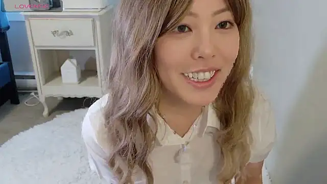 Nana with online show from 03.11.26