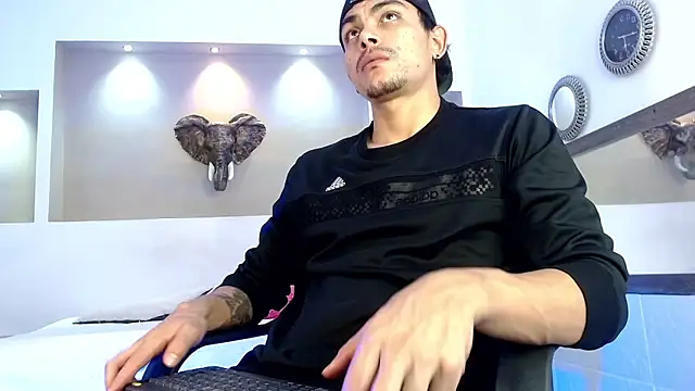 Snapshot of Tommy_kurtt chatting on 11.01.25 Tommy kurtt online show from 11.01.25