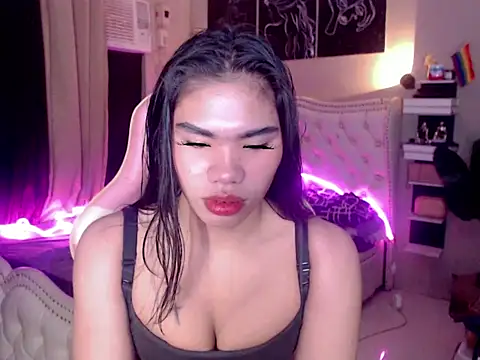 Snapshot of Ionic_Aika chatting on 11.30.25 Ionic Aika online show from 11.30.25