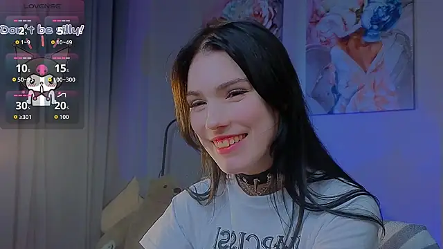 Snapshot of Sophie_SkyAngel chatting on 11.04.25 Sophie SkyAngel online show from 11.04.25