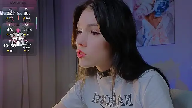 Snapshot of Sophie_SkyAngel chatting on 11.06.25 Sophie SkyAngel online show from 11.06.25