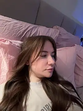 Snapshot of MeganStrain chatting on 02.07.26 MeganStrain online show from 02.07.26