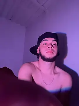 Snapshot of enzo_vittale03_ chatting on 02.15.26 enzo vittale03 online show from 02.15.26