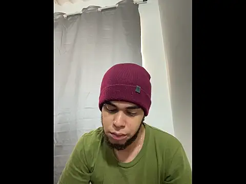 Snapshot of enzo_vittale03_ chatting on 02.23.26 enzo vittale03 online show from 02.23.26