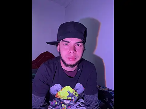 Snapshot of enzo_vittale03_ chatting on 02.24.26 enzo vittale03 online show from 02.24.26