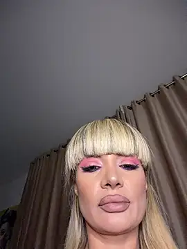 Snapshot of BOO_D chatting on 11.12.25 BOO D online show from 11.12.25