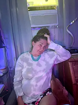 Snapshot of petalsexy chatting on 11.08.25 petalsexy online show from 11.08.25