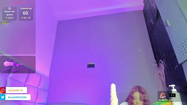  Kendall 19 online show from 09.17.25