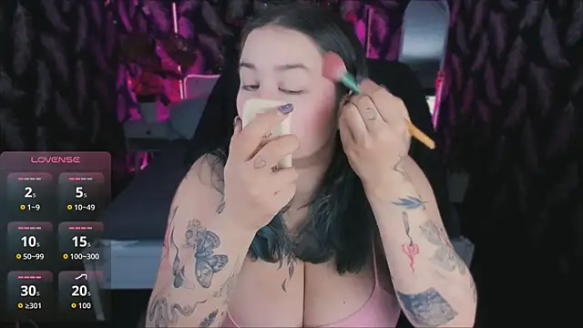 Snapshot of Mira_Fyre chatting on 09.21.25 Mira Fyre online show from 09.21.25