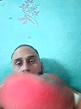 Snapshot of amitkumarkangra chatting on 11.25.25 amitkumarkangra online show from 11.25.25